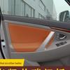 Skórzana osłona podłokietnika do panelu drzwiowego Toyota Camry 2006-2011.