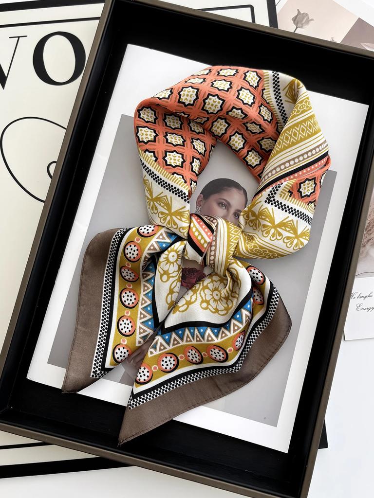 Vintage Chain Print Satin Square Scarf Soft Lightweight Women’s Fashion Accessory for Hair Neck Shawl Elegant Hair Scarf