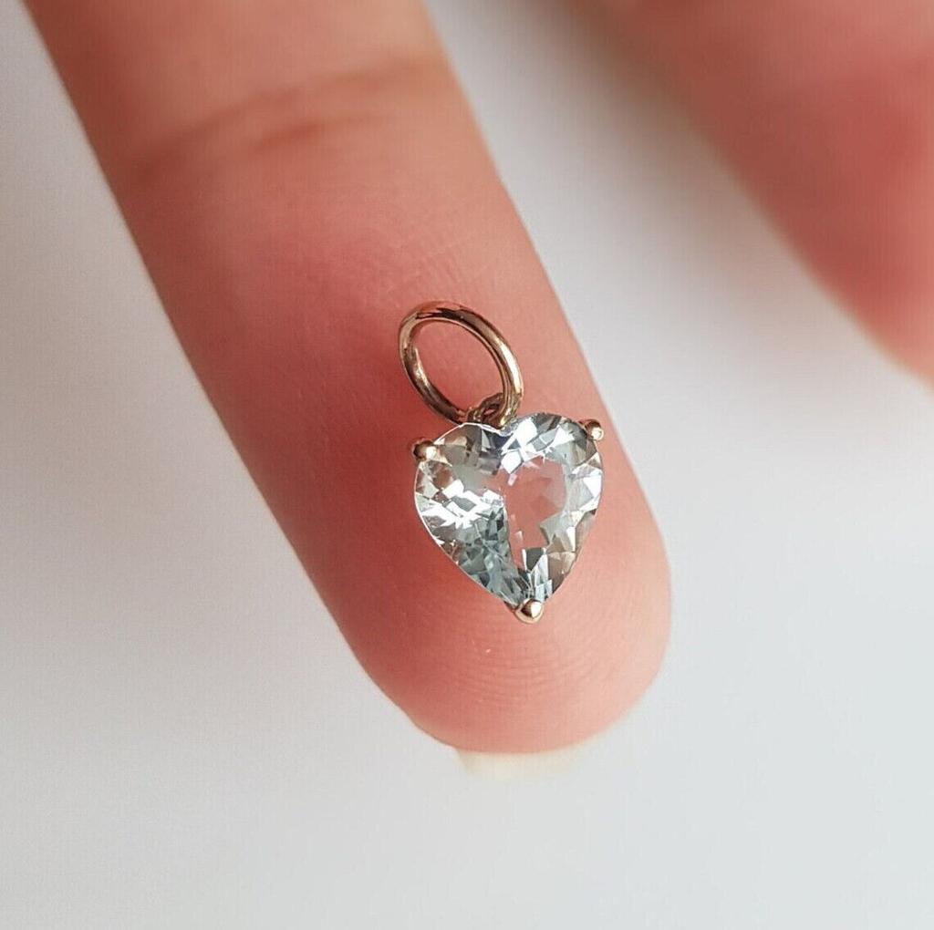 Natürlicher Aquamarin Herzform handgefertigter Anhänger März Geburtsstein Geschenk für sie