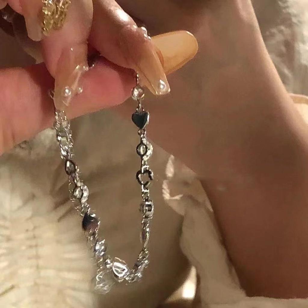 Bracelet d'amour élégant en zircon pour femme: Bijoux Brillants de Grande Valeur - Cadeau Parfait pour les Petites Amies