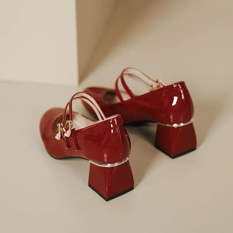 

Весна Осень Женские Туфли-Лодочки 2025 Новые Туфли Мэри Джейн в стиле ретро с двойной пряжкой Модные Туфли с круглым носком на высоком каблуке для женщин 31 красный