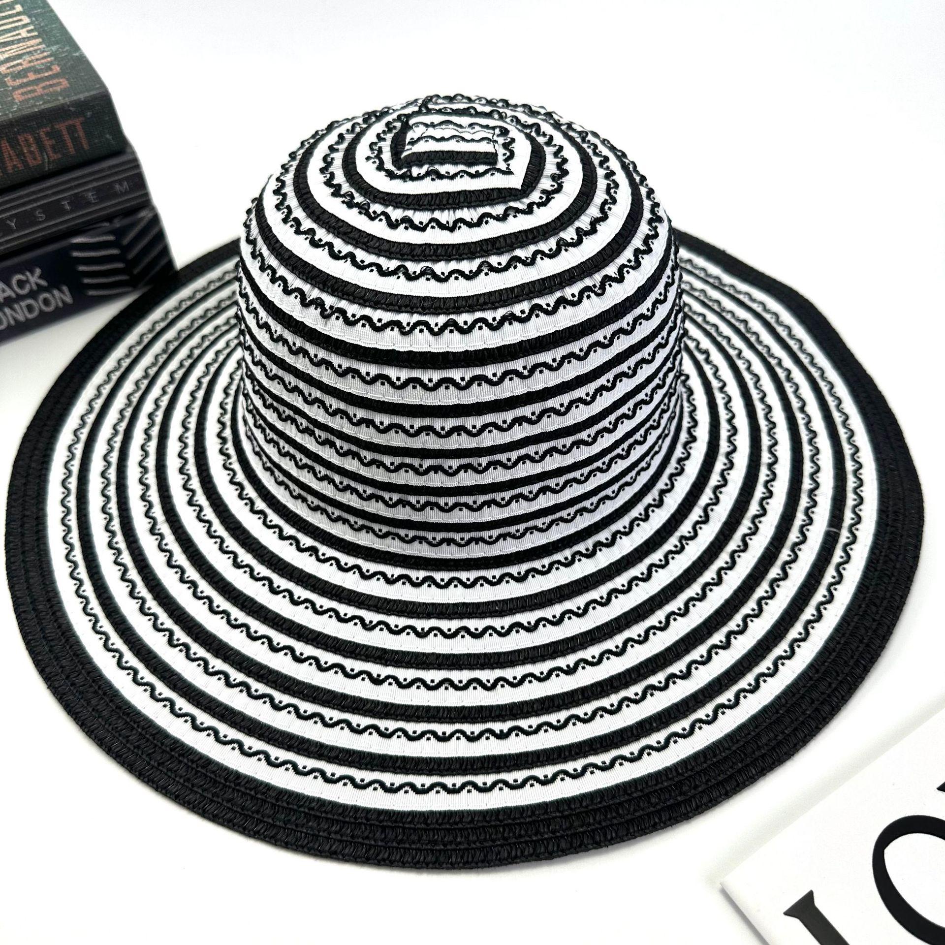 

Two-Color Striped Simple Casual Large Brim Straw Hat Outdoor Girl Travel Beach Sunshade Sunscreen Hat M（56-58cm） чорний