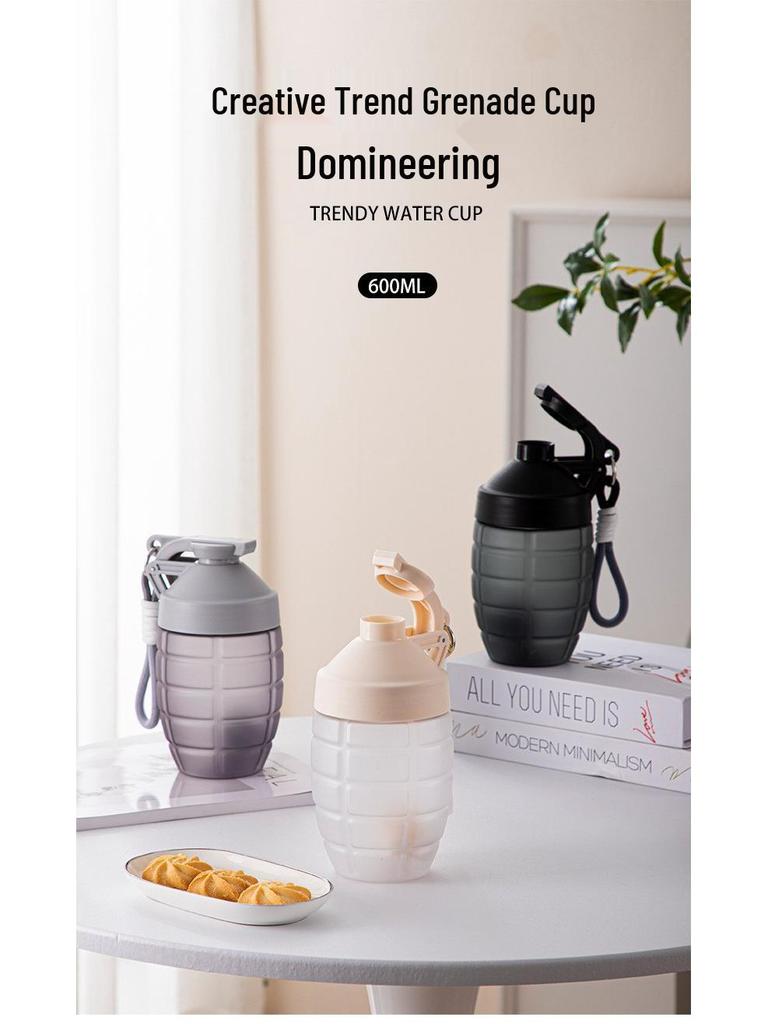 Summer Pineapple Sports Water Bottle – Large Capacity, Portable Student Kettle, Fitness Shaker, Smoothie Cup