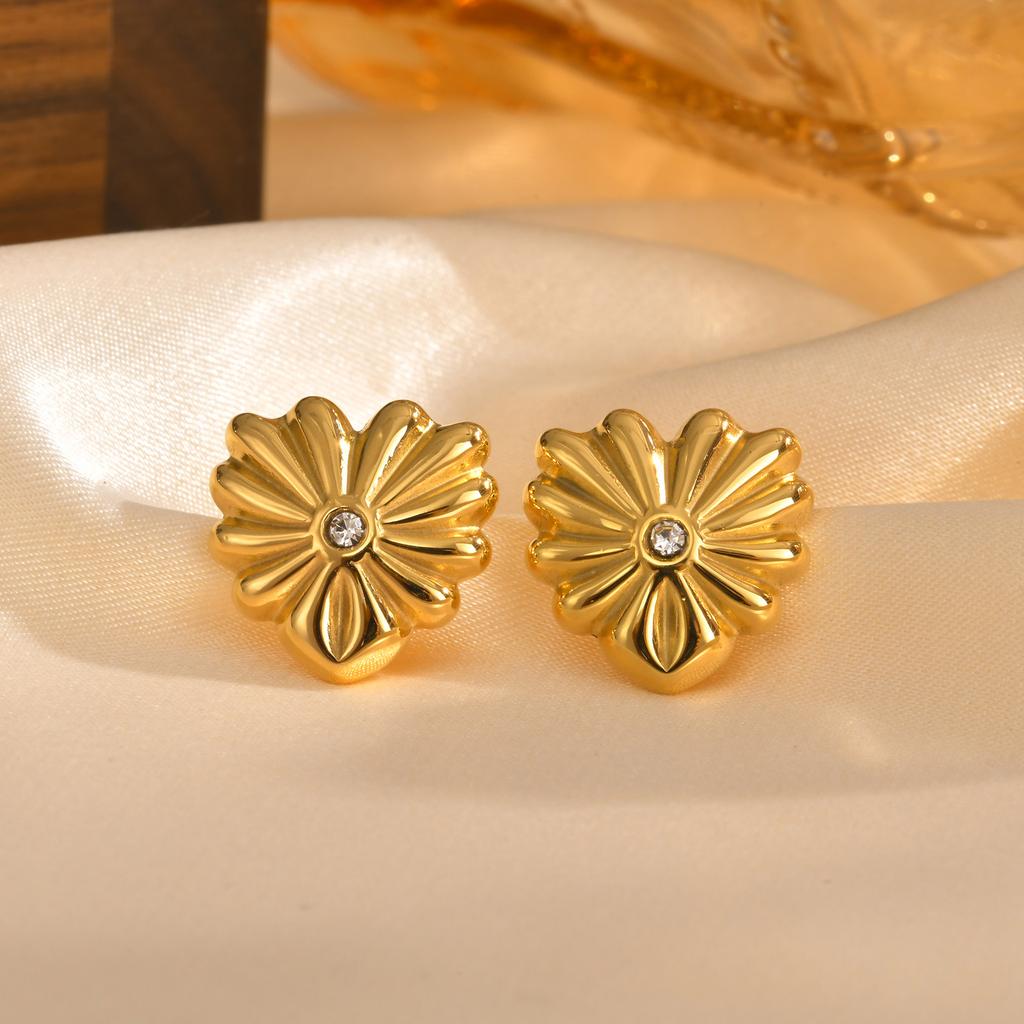 Stainless Steel Stud Earrings Full-gloss White Shell Heart-shaped Liquid Earring for Women Gold Color Chic Simple Jewelry Party