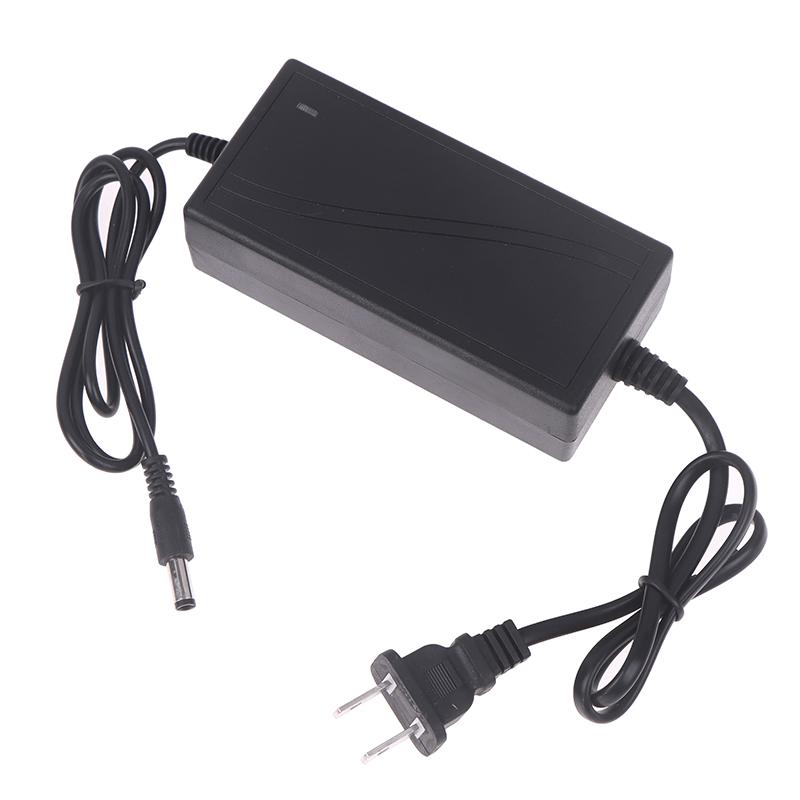 Lityum İyon İçin Şarj Cihazı 21V 2A Adaptör Yuvarlak Delik Evrensel Elektrikli Somun Sıkma Makinesi Açılı Taşlama Elektrikli Testere Lityum Pil Şarj Cihazı