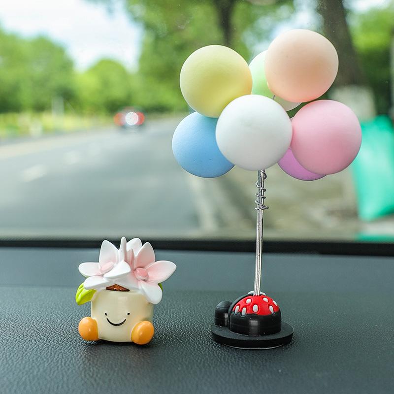 Cute Car Accessories, Decorative Pieces, Potted Flowers, Car Mini Ornaments, Compact Center Console Decorations, with A Sense of Sophistication.