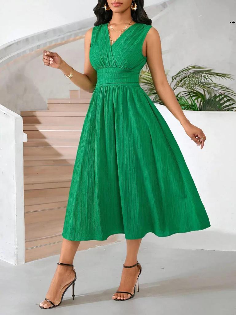 2025 Elegant V-neck Summer Dress: Pure Color & Temperament