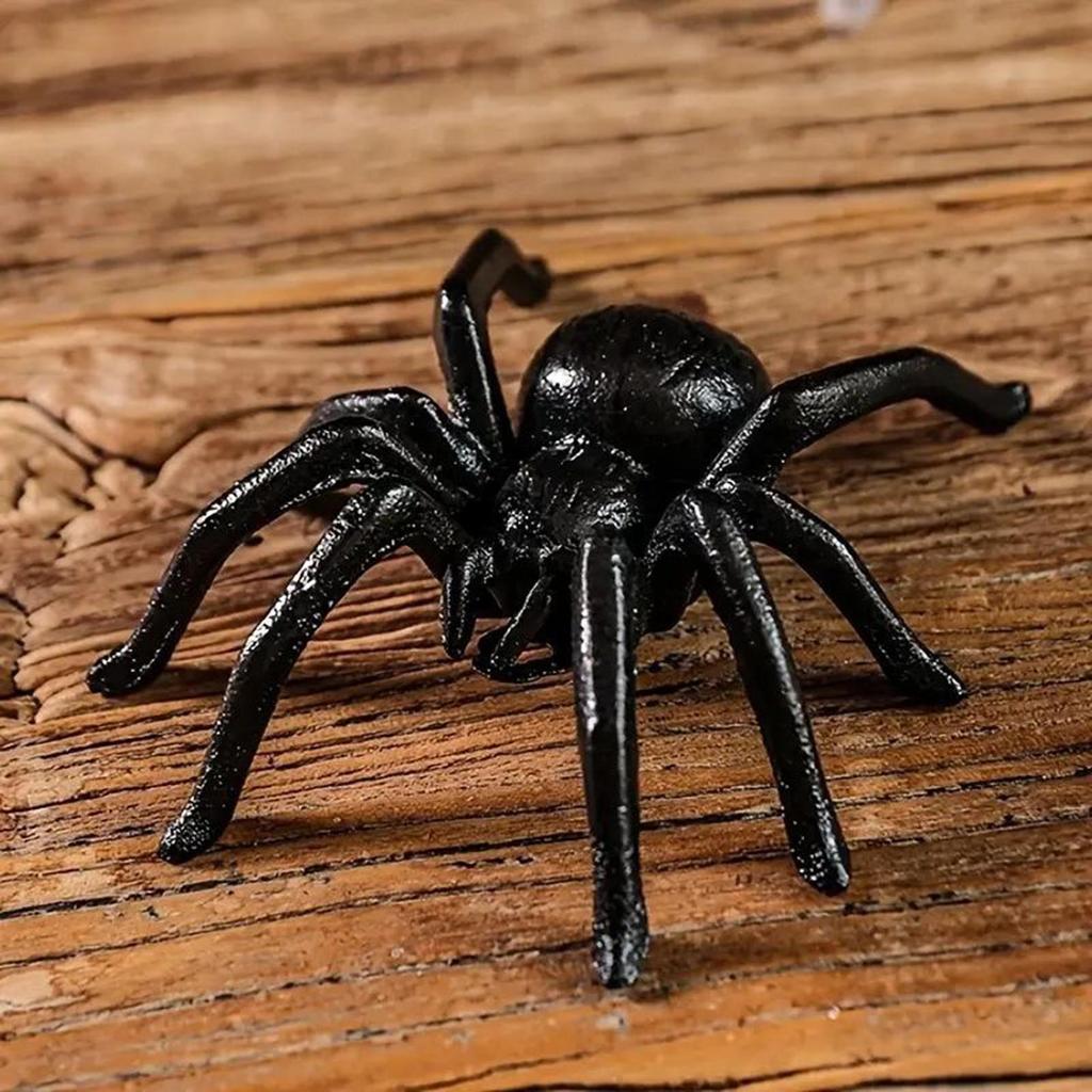 Spider Miniature Decor Realistic Vintage Horror Art Cast Iron Halloween Spider Figurine for Mantel Windowsill Haunted House Desk