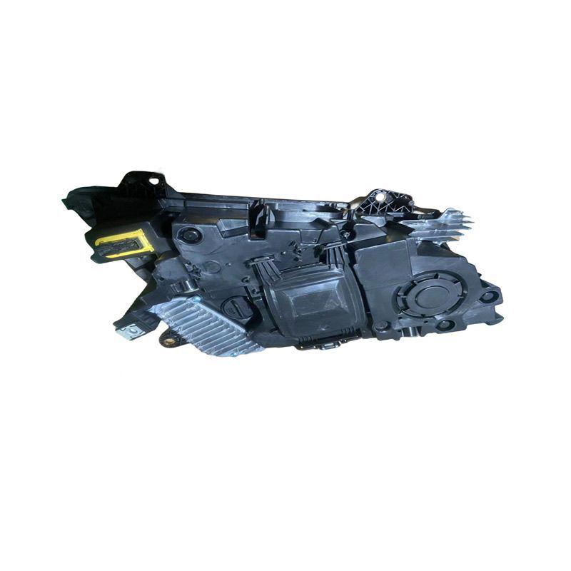 Volvo FM460/FM420 Truck Headlight Assembly & Lampshade Accessory Right