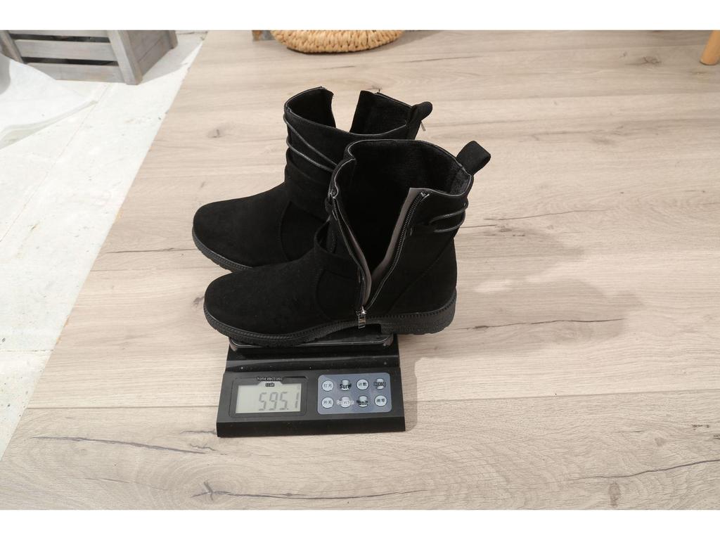 Women's 2023 Retro Suede Motorcycle Boots - Round Toe, Low Heel, Plus Size, Side Zipper for Autumn & Winter