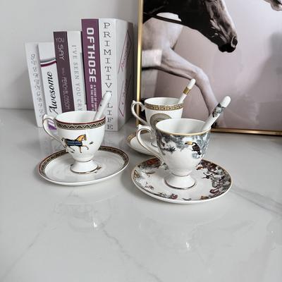 Tazza da Caffè in Ceramica Europea Piattino con Cucchiaino Set di Tre Pezzi di Alta Qualità Squisito Creativo Stile Moderno Semplice Tazza da Tè per Feste