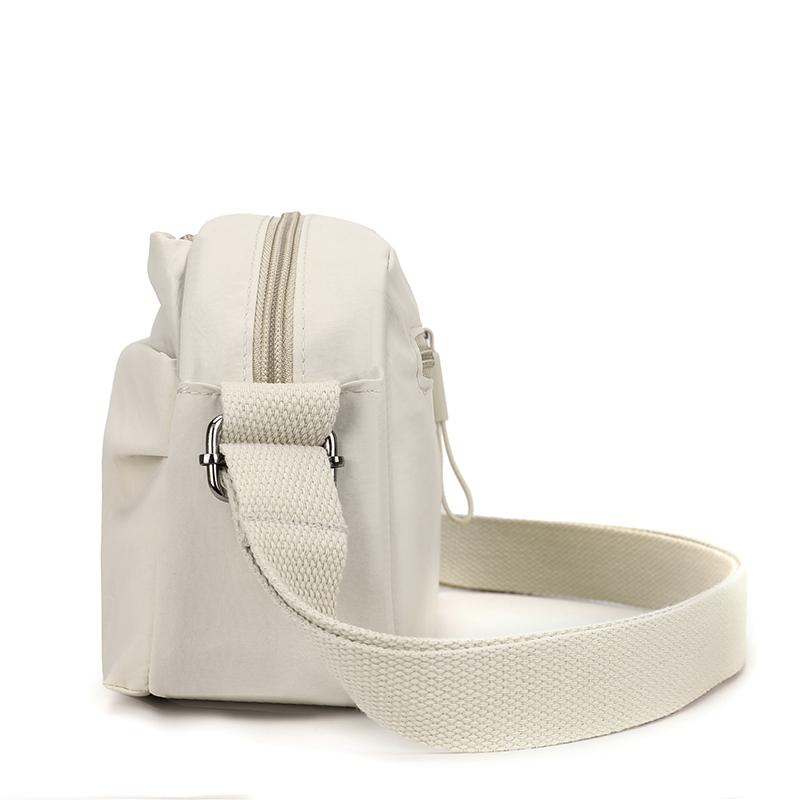 Japanese simple and lightweight small square bag women's nylon leisure outdoor commuter messenger bag literary and versatile underarm shoulder bag