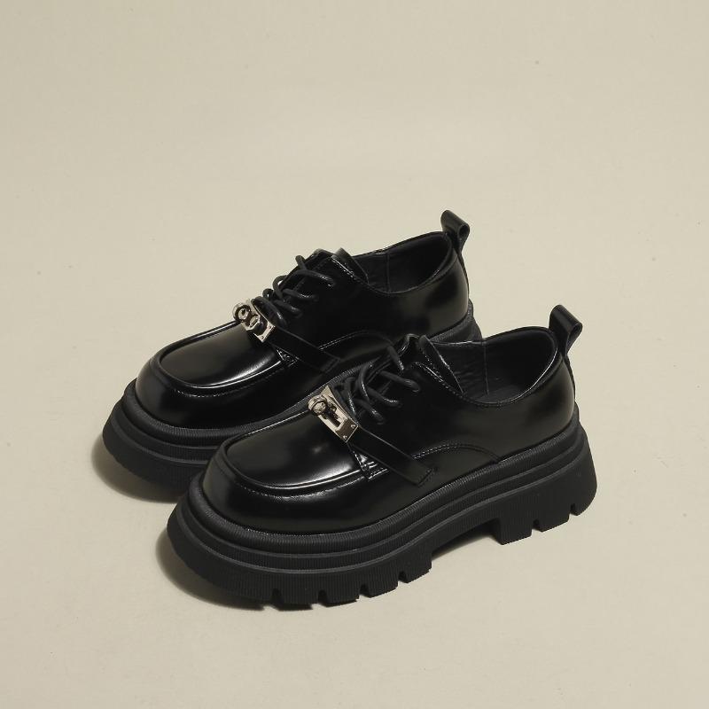 Ein neuer Bestseller für Damen-Plateauschuhe, Schuhe aus Leder mit weicher Sohle und Crememuster