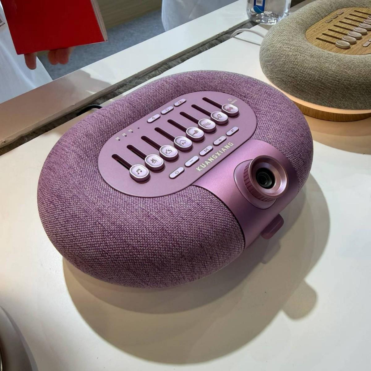 

S35 Starry Sky Projection Bluetooth Speaker - Creative 4-in-1 Desktop Gift S35 рожевий