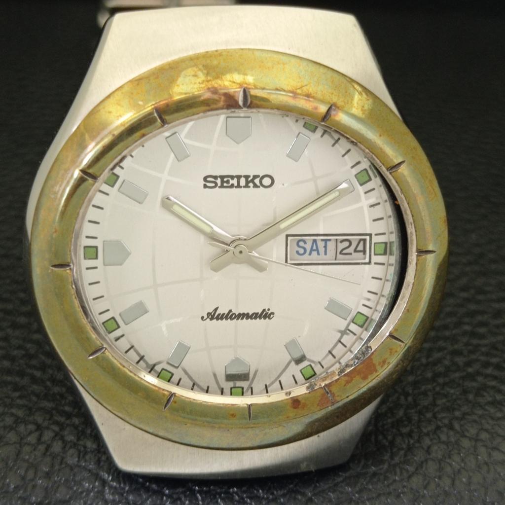SEIKO AUTOMATIC VINTAGE 7019A JAPAN MENS SILVER COLOR DIAL WATCH a702326-5 R124-a702326