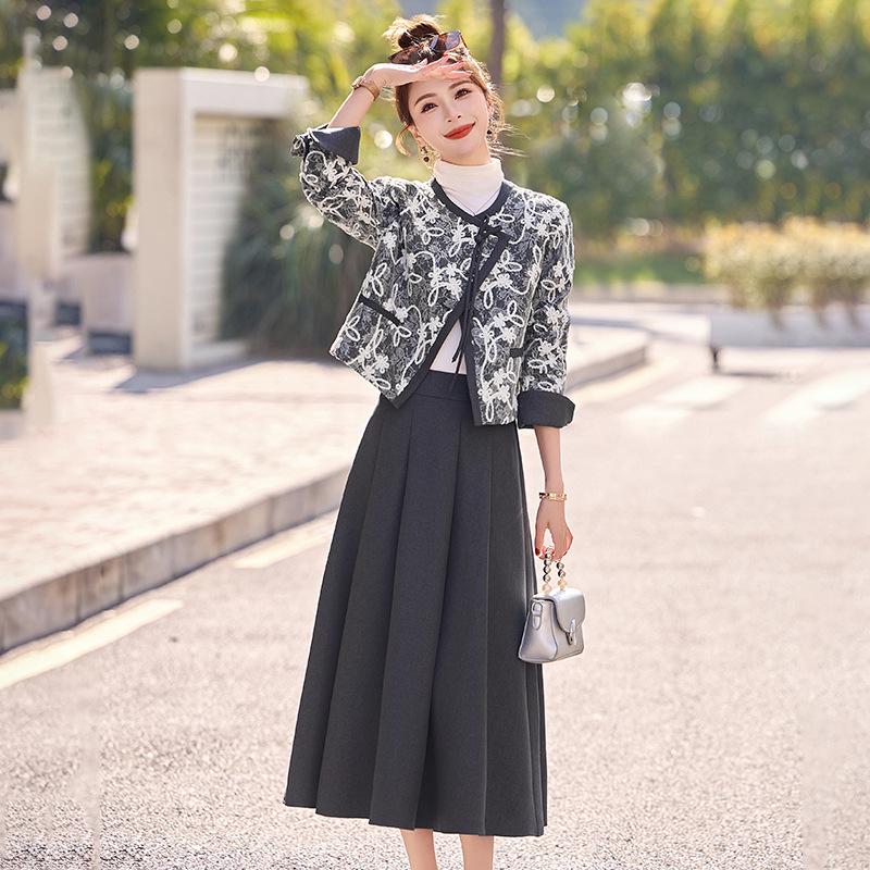 Spring 2025 Women's Embroidered Two-Piece Set: Short Jacket & Half Skirt