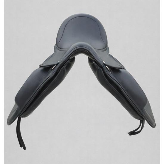 Leder Dressursattel mit doppeltem Sattelblatt und wechselbaren Kammern – Elegantes Cantle-Design