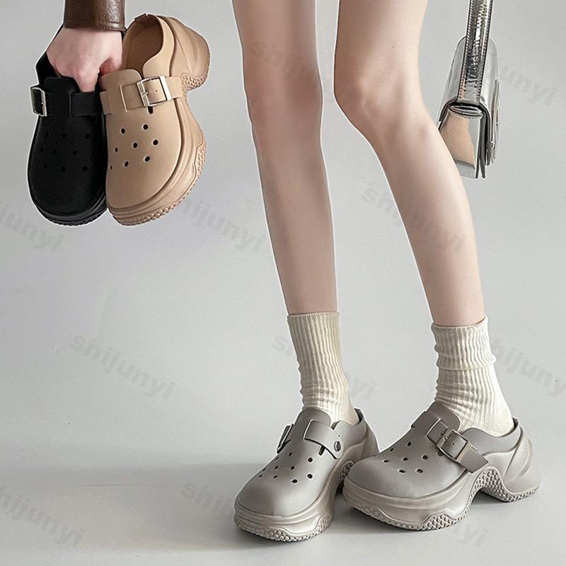 Fashion Fashion Versatile Casual Thick Soled Hole Slippers for Women Spring 2025 New Comfortable Buckle Designed Non Slip Chunky Sandals
