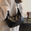 Popular Retro Maillard Simple Solid Color Dumpling Bag Casual Niche Commuting Versatile Soft Leather Messenger Bag