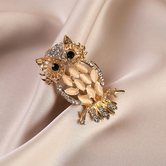 Brooch Golden Metal Owl Shape Brooch Pin with Warm Shell Texture 3D Design Rhinestone Inlay Badge Vintage Owl Accessory