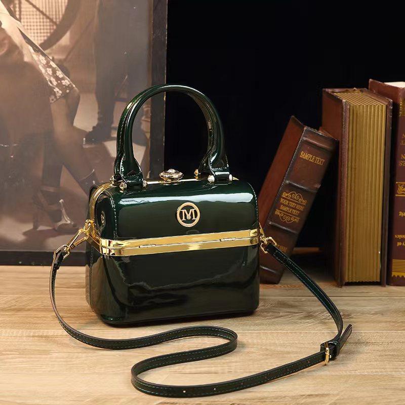 Glossy Patent Leather Small Box Women's Bag Holiday Gift for Girlfriend Exclusive Handbag Cross-Border Wholesale Winter New Style