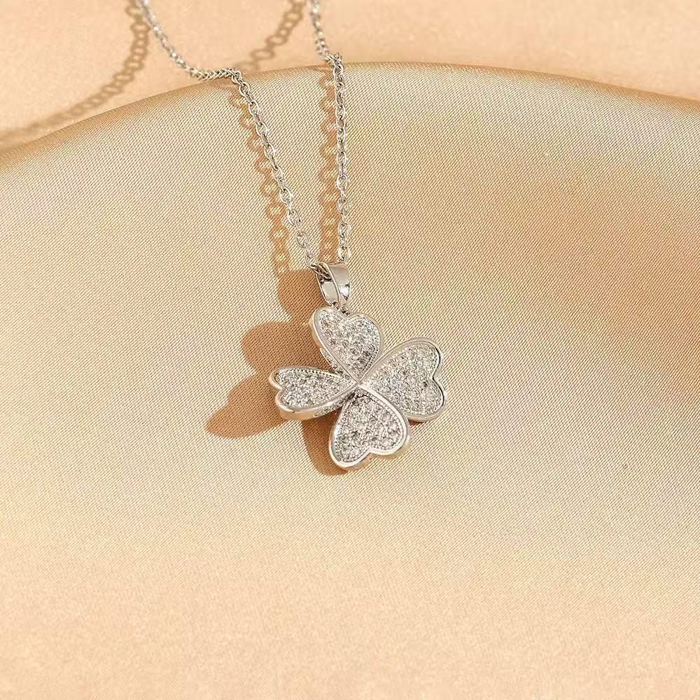 Vintage Titanium Steel Women's Pearl Pendant Necklace - Light Luxury Clavicle Chain