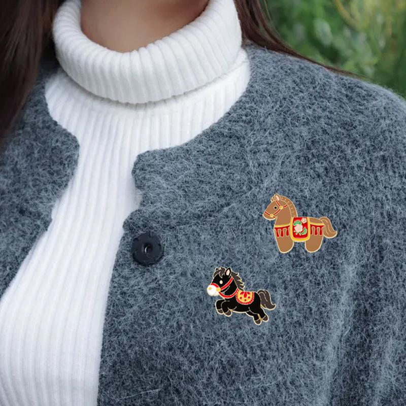 1Pc Horse Brooch New Year Gift Animal Clothing Accessories 2026 Zinc Alloy Cartoon Coforful Zodiac Emblem Sweater Pin