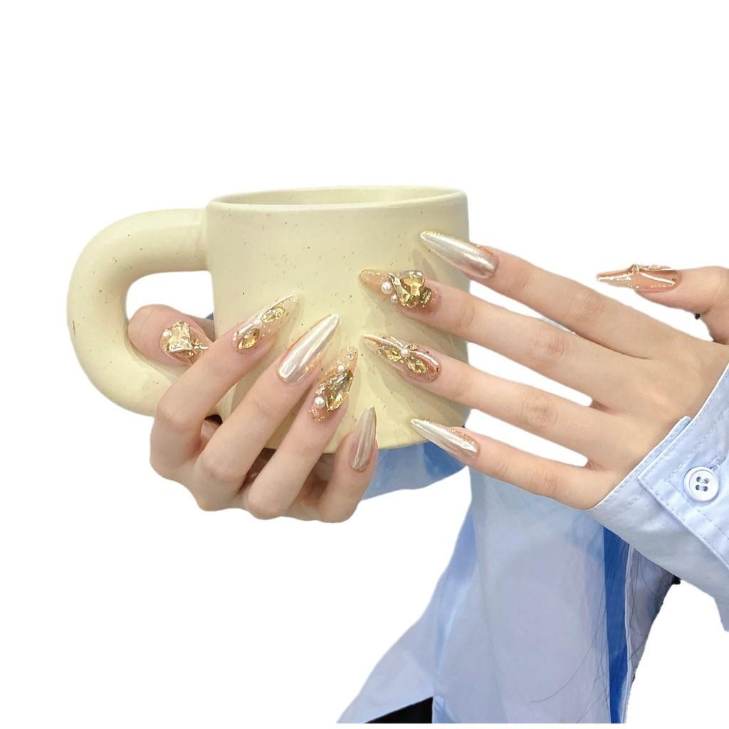 HANDMADE Artificial Nail Light Luxury Golden Crystal Almond Phototherapy Nails Champagne Gold and Silver Heart Fake Nails Reusable and Removable