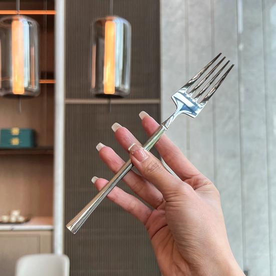 Western Food Tableware 304 Stainless Steel Slim Waist Handle Knife Fork Spoon Mirror Polished Dishwasher Safe Flatware