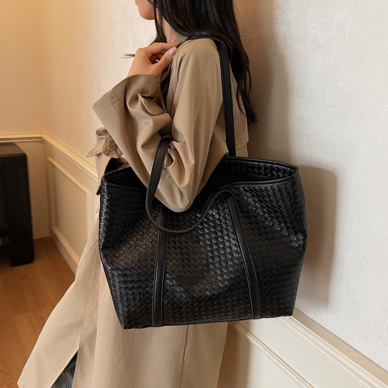 Woven Tote Bag Women's Large Capacity Commuter Tote Bag Tote Bag 2025 Autumn and Winter Shoulder Shopping Bag