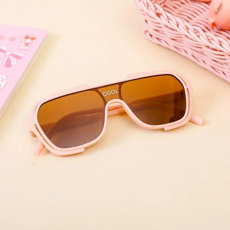 

Children Stylish Sunglasses Stylish Cool Cycling Eyewear Outdoor Eywear for Boys Girls Retro Gafas De Sol Goggles UV Protection 400 0-8 years old