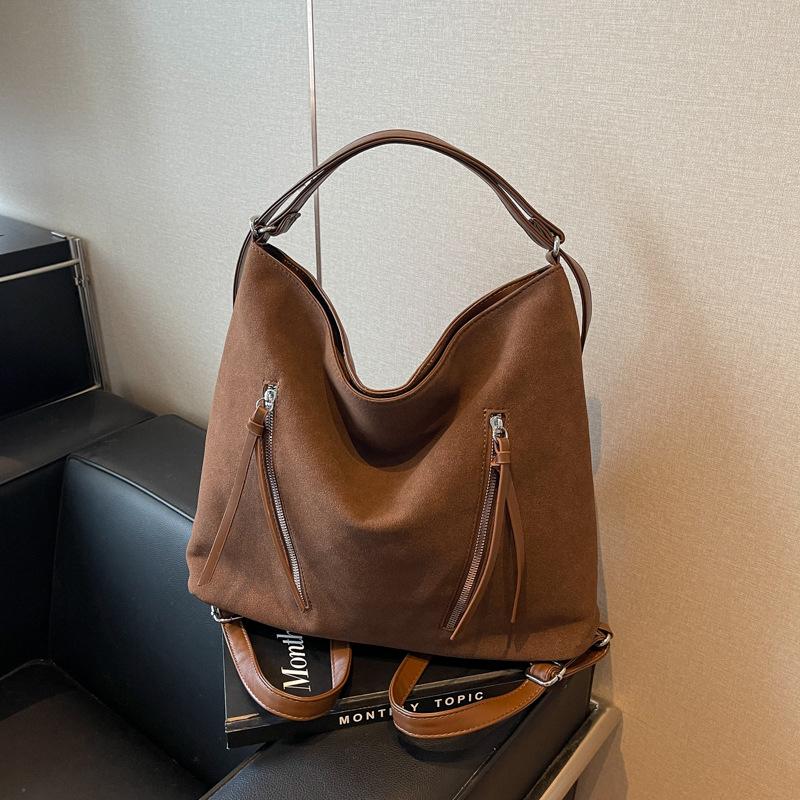 

Жіноча жіноча сумка в стилі ретро 2024 р. Новий приміський рюкзак великої місткості проста висококласна сумка через плече темно-коричневого кольору