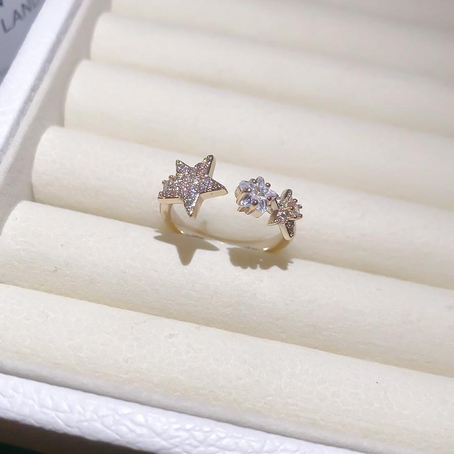 Elegant Star Zirconia Ear Cuff: No Piercing Needed, Fashionable High-End Style for Women