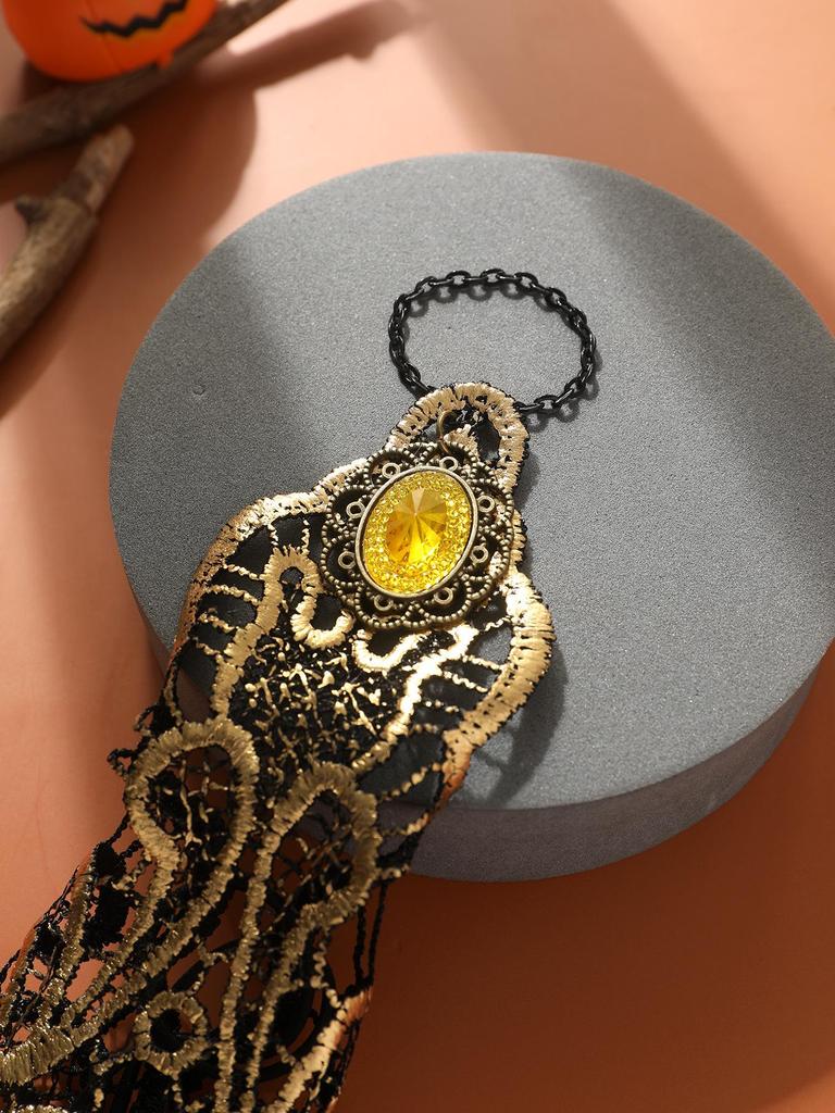 Vintage Gold Lace Bracelet with Hollow Design for Women - Elegant Evening Accessory