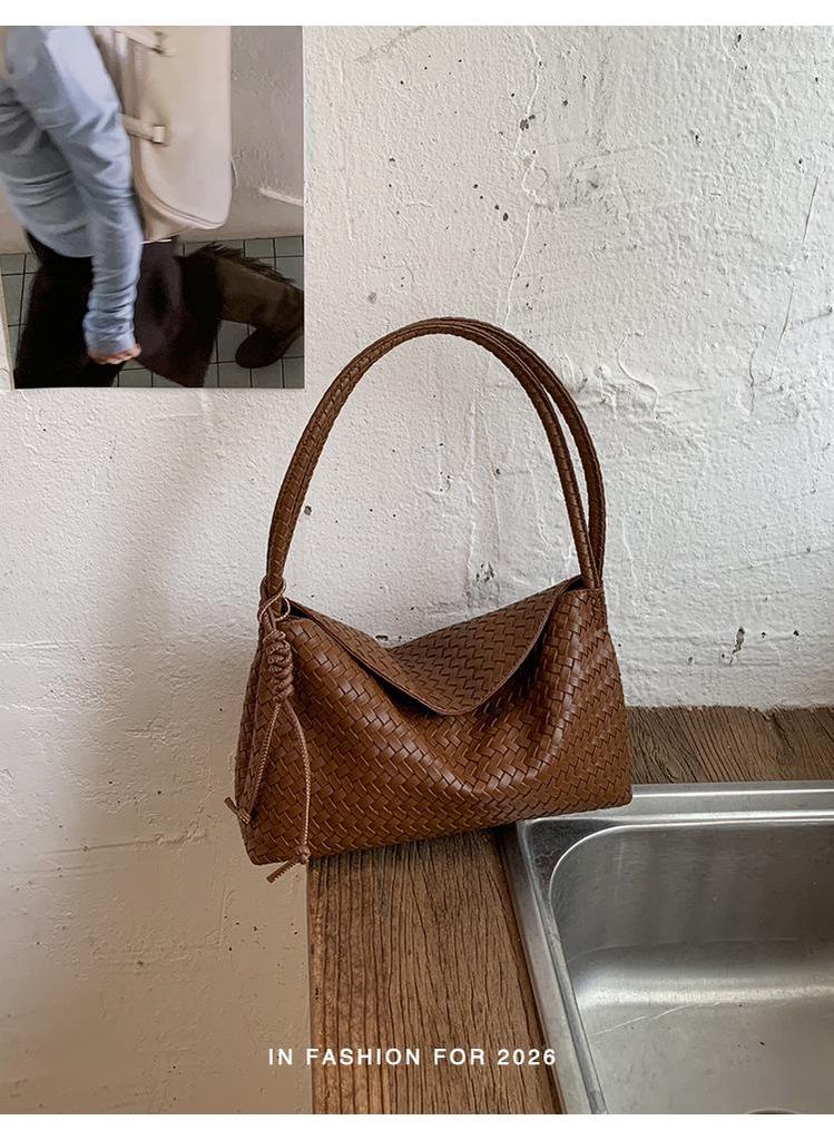 2026 High-End Versatile Woven Underarm Bag: Large Capacity Casual Handbag