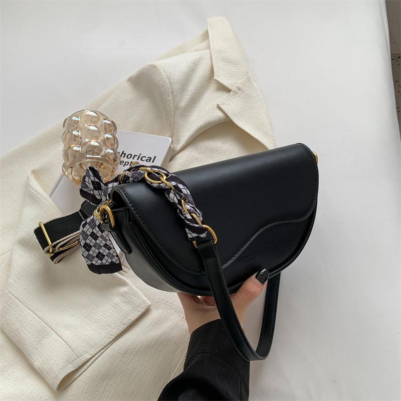 High-quality Minimalist Design Shoulder Bag 2023 Autumn Winter New Women's Bag Crossbody Bag Single Shoulder Underarm Saddle Bag