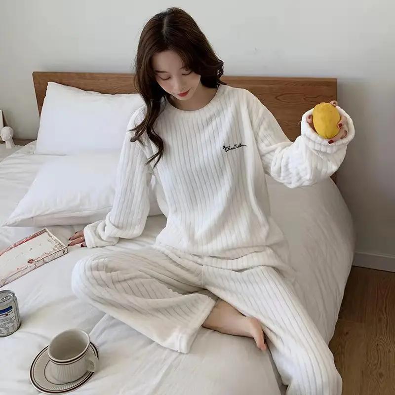 Zimní Dámské Nové Pyžamo Domácí Oblečení Dámské Podzimní a Zimní Teplé Oblečení Coral Velvet Pyžamo pro volný čas Vycpané Domácí oblečení