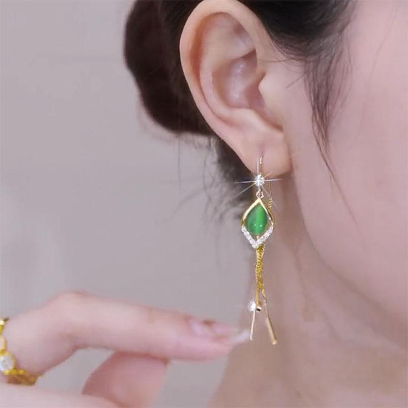 

Green New Trendy Long Diamond Tassel Earrings, Light Luxury Earrings, Versatile and Lightweight