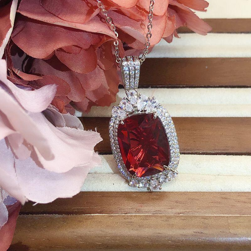Heavy Industry High-End Artificial Ruby Pendant Large Necklace Fashion Exaggerated Temperamental Royal Sapphire Colored Gems Jewelry for Women