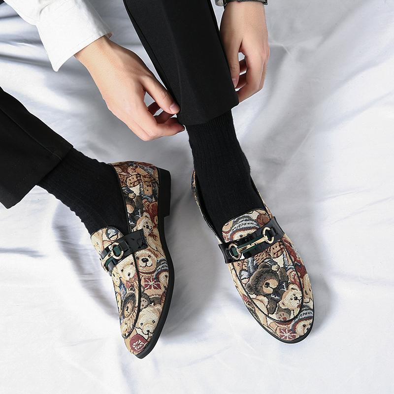 Luxury Bear Print Men Loafers Brand Designer Moccasin Man Embroidered Flats Casual Slip On Shoes Men Pointed Toe Wedding Shoes