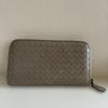 Used  Beautiful condition Bottega Veneta long wallet, round zipper