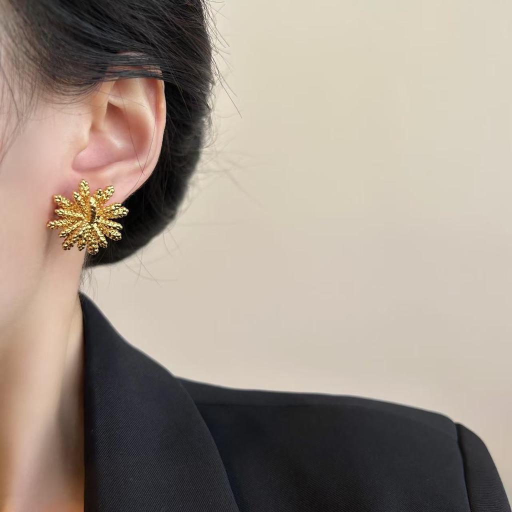 Gold And Silver Flower High-End Exquisite Stud Earrings, Earrings Temperament Niche Unique Beautiful Luxury Women'S Earrings
