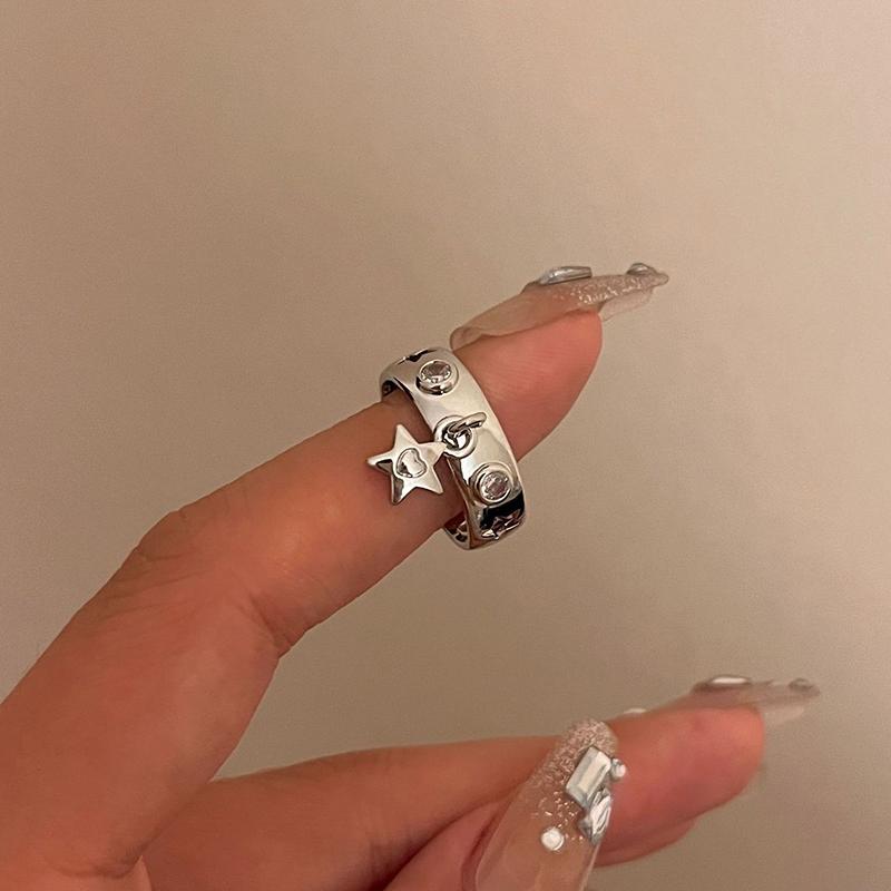 Y2K Style Crystal Pentagonal Star Ring for Women Romantic Moon Hollowed Out Star Personality Metal Finger Rings Fashion Jewelry