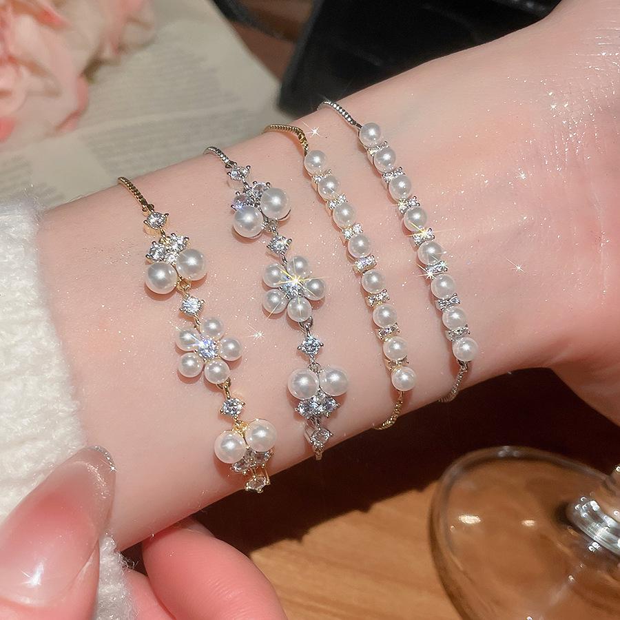 Korean Chic Zircon & Pearl Geometric Bracelet: Light Luxury Fashion Hand Jewelry