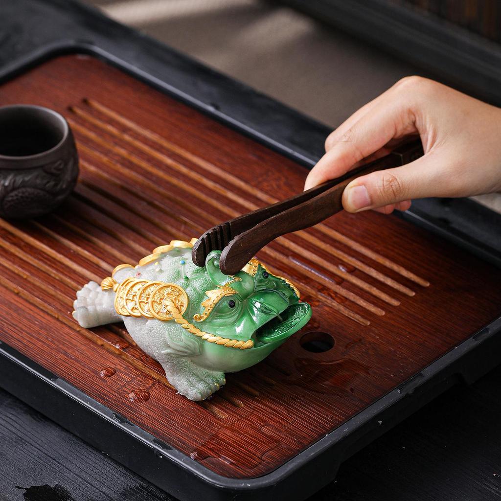 Color-Changing Golden Toad Monk Ornament for Tea Ceremony Decor