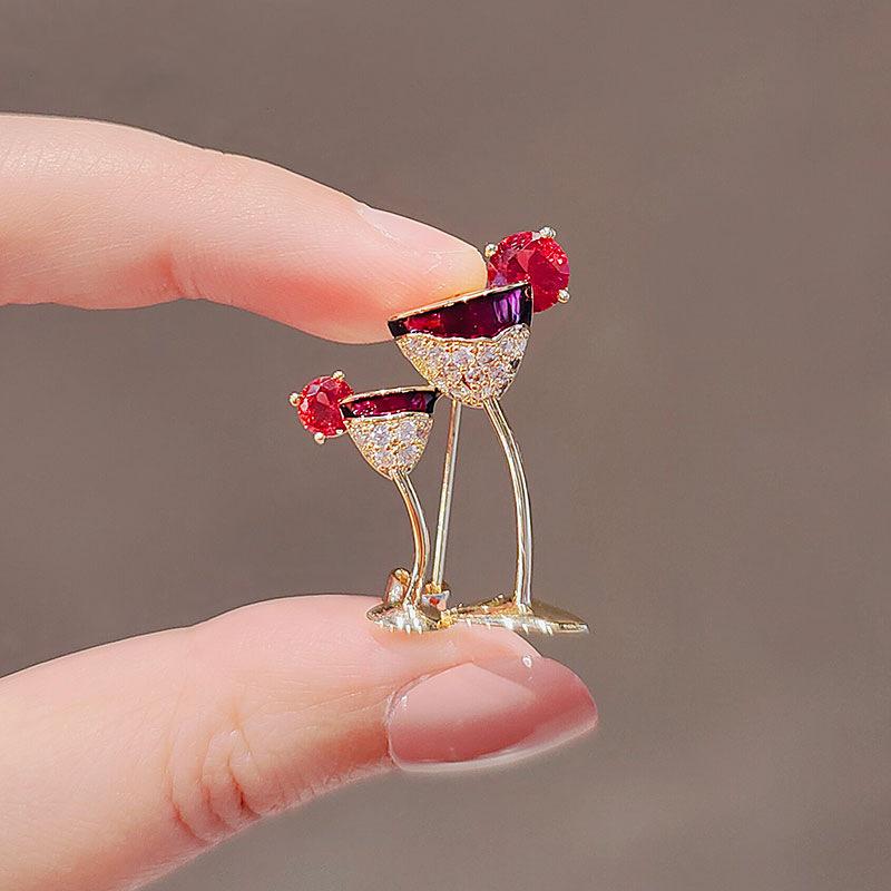 Personalized Red Wine Glass Brooch High-end Design Sense Anti-glare Brooch Fixed Neckline Clothing Accessories Small Ornaments