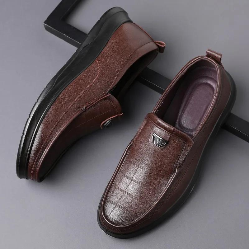 FashionFashion Leather Slip-on Platform Men's Loafers Spring Autumn Designer New Soft Sole Casual Business Men's Dress Shoes