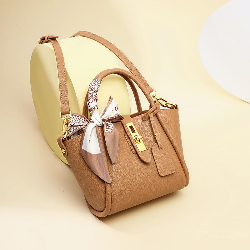2025 New Women's Bag Crossbody Bucket Bag Versatile High-end Niche Genuine Leather Handbag Shoulder Bag Box Bag