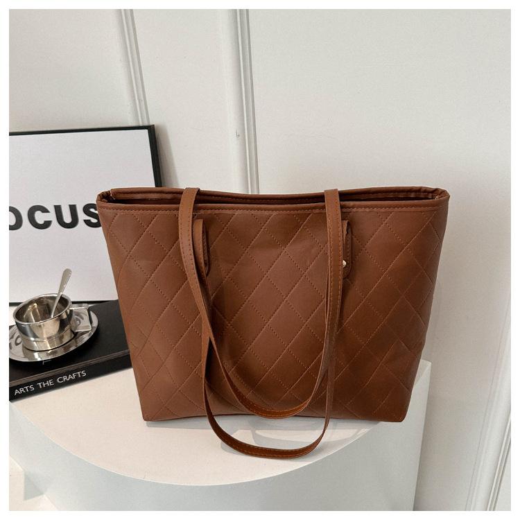 

Індивідуальний тренд, ромб, велика ємність, модна жіноча сумка 2024, нова сумка для приміських поїздок із текстурою на плечі, сумка-тоут темно-коричневого кольору