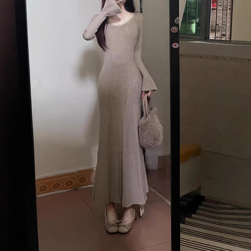 Square Neck, Horn Sleeve, Knitted Dress, Slim-fitting Base, Inner with Winter Coat, New Skirt.